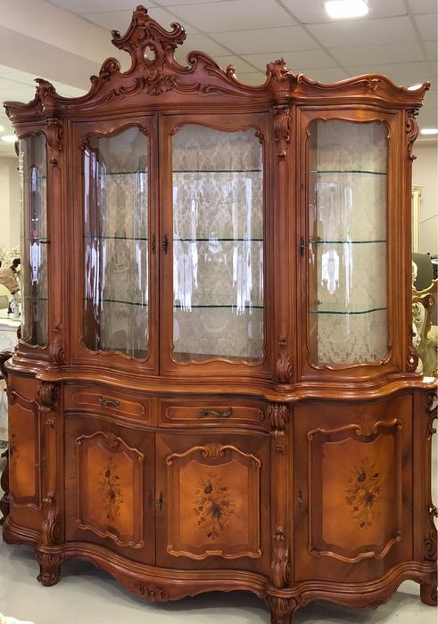 Сервант для гостинної