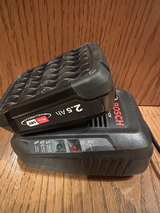 Ładowarka Batera Bosch 2,5Ah 18v