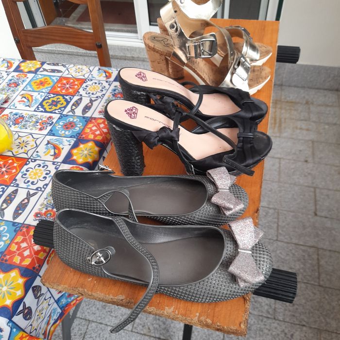 Calçado de várias marcas