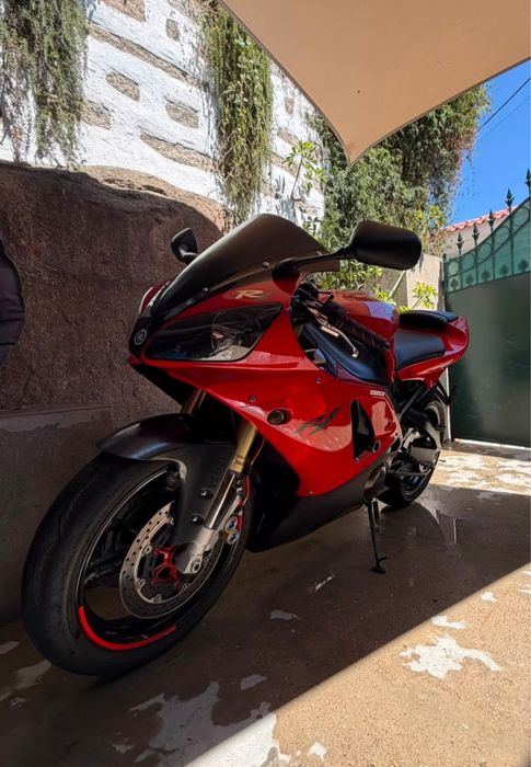 Yamaha  R1  2002