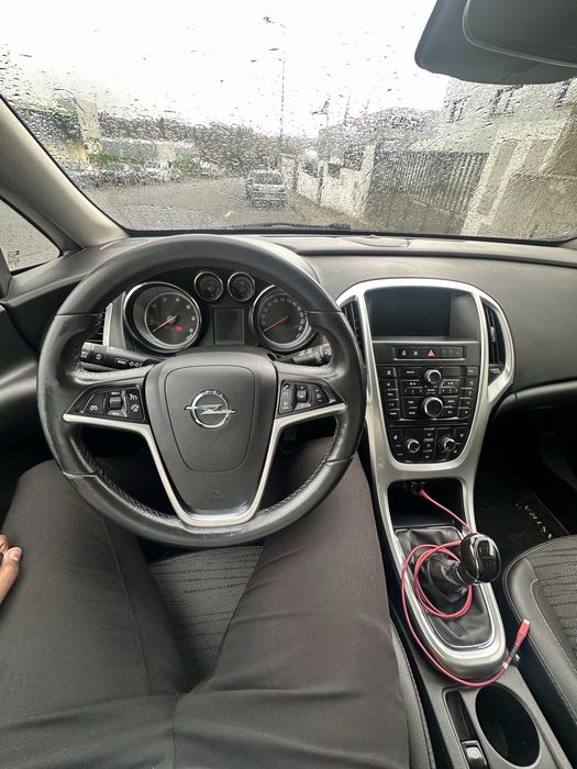 Opel Astra J 1.6 - 110cv - 2015