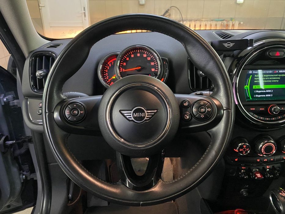 Продам авто Mini COUNTRYMAN