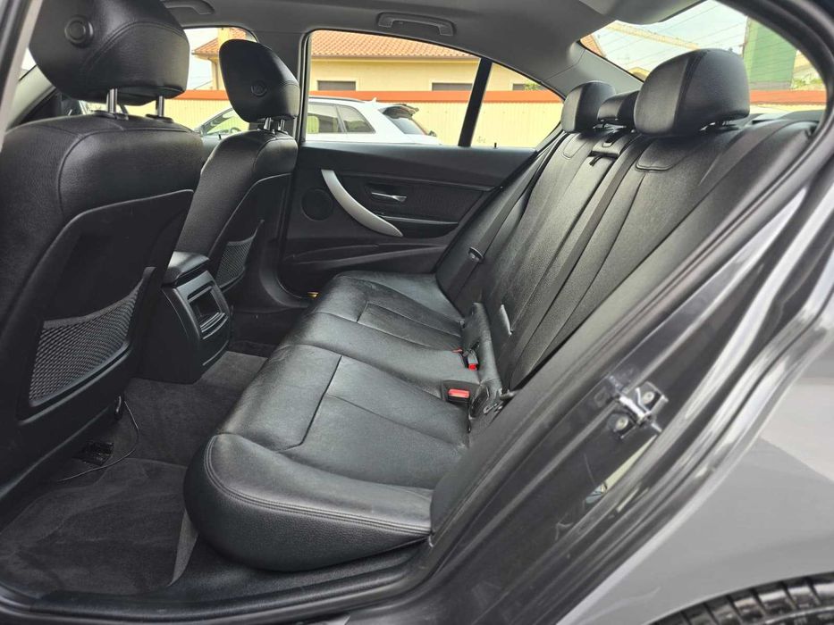 BMW 320D F30 SPORT 2.0 AUTOMÁTICO (LOOK 335)
