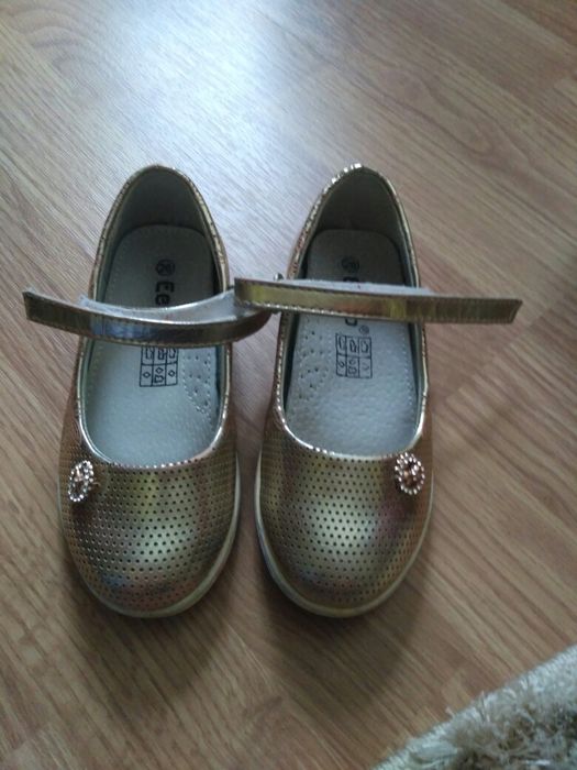 Туфлі мештики для дівчинки