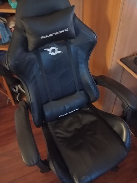 Cadeira gaming com colunas usb