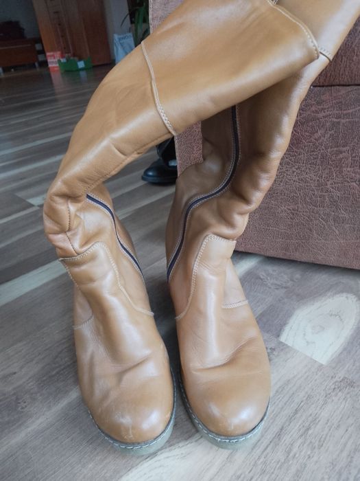 Kozaki skórzane rozm 40 na koturnie