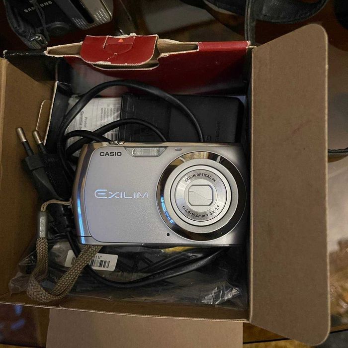 фотоаппарат:касио,олимпик,зенит,самсунг.любитель.канон.фед5в