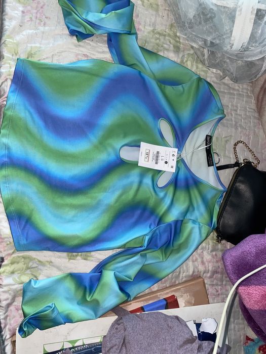 Camisola com detalhe no decote