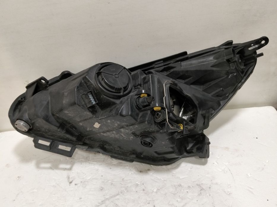 Farol Opel corsa D ótica facelift 2013 direita