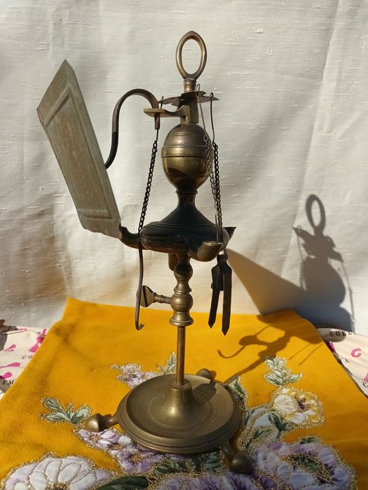 Candeia e seus penduricalhos