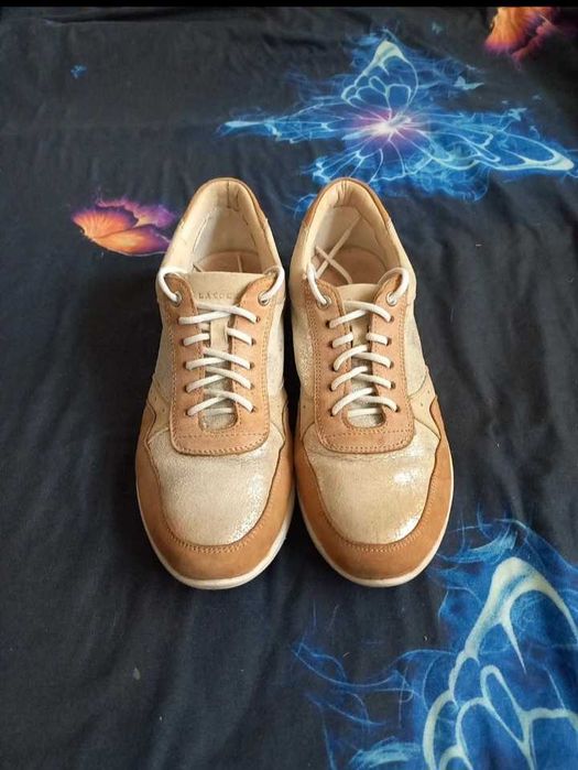 Beżowe adidasy, półbuty Lasocki