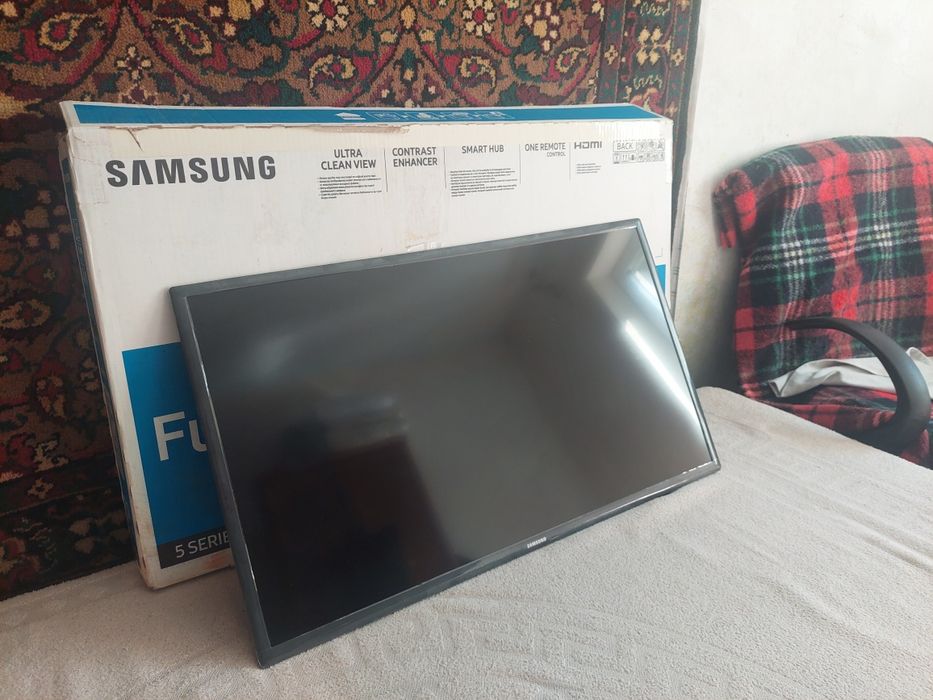 Телевізор Samsung FullHD UE32M5500AU