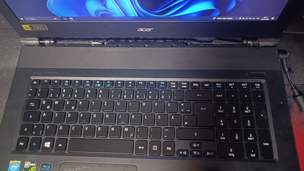 Шустрий та потужний Ноутбук  Acer  Aspire V17 Nitro 17.3" IPS / i7 - 8 потоків / GTX 860M 2GB/ 16GB RAM / 240SSD+HDD
