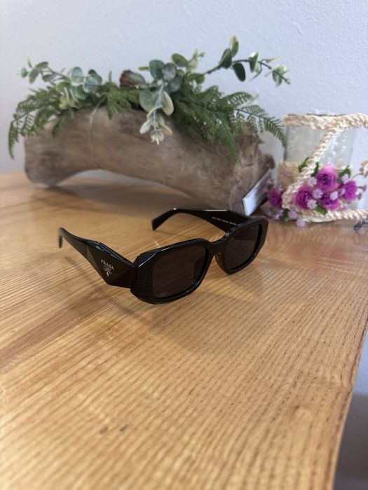 Okulary przeciwsłoneczne Prada dwie sztuki – czarne, unisex, nowe, rozmiar uniwersalny