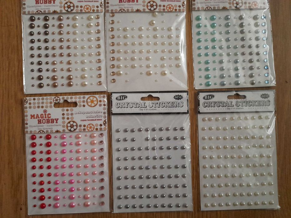 Половинки жемчужин на клеевой основе для скрапбукинга и рукоделия