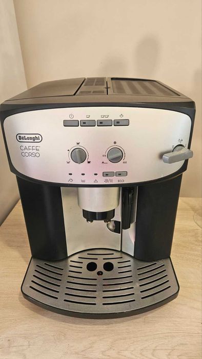 Продам кавову машинку, кавоварку Saeco, Delonghi