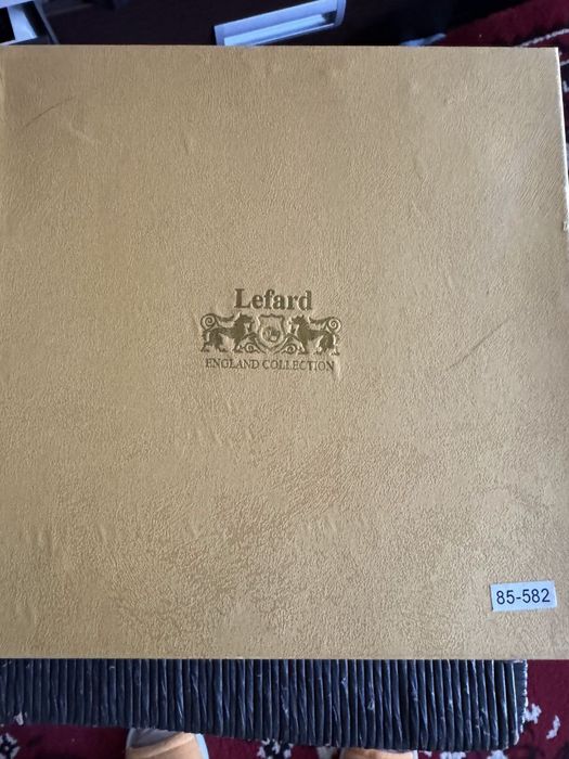 Фруктовниця на підставці