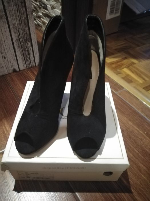 Sprzedam szpilki r. 38 NOWE