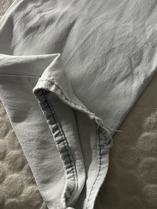 Блакитні джинси жіночі