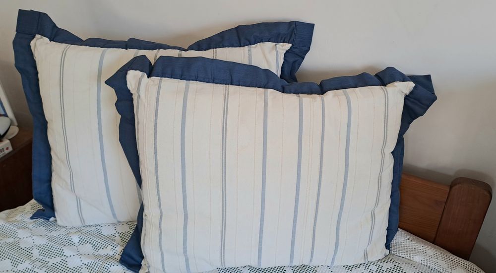 2 almofadões decorativos Novos