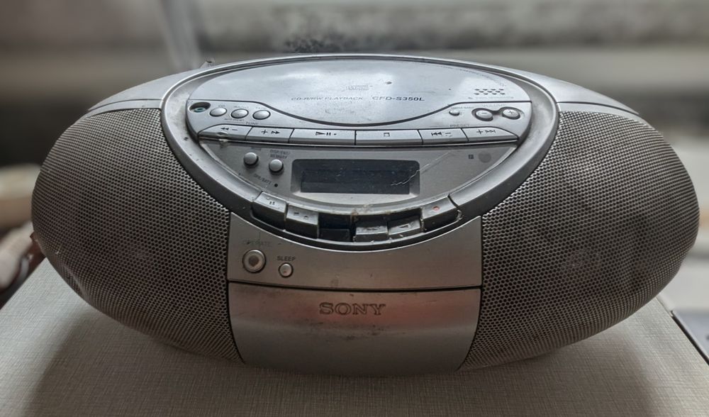 Продам відеомагнітофон Lg, DVD плеєр Samsung, магнітола
