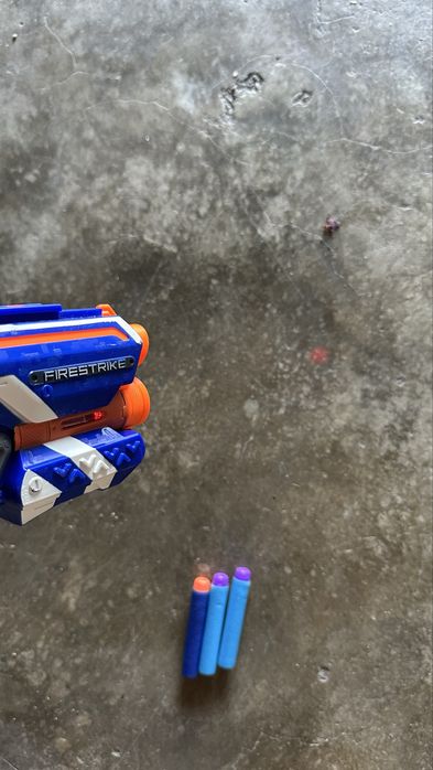 Nerf com mira laser