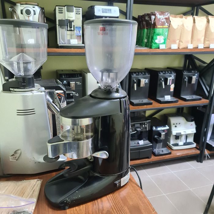 Кофемолка профессиональная бункерная Compak