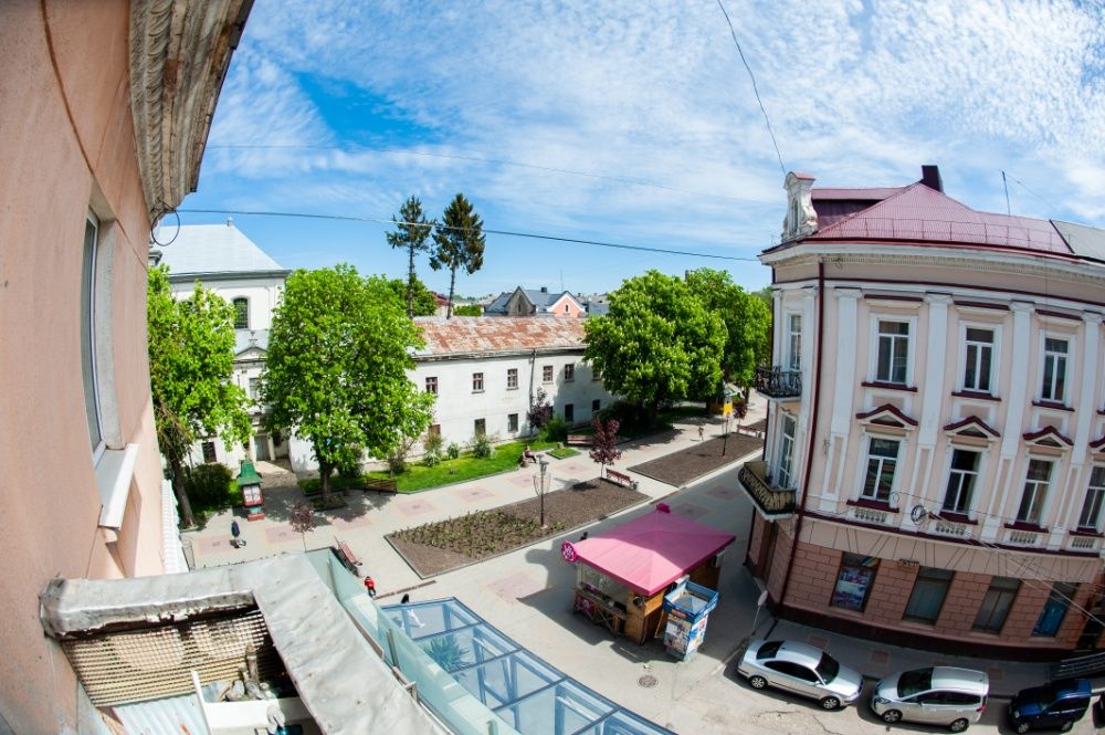 Подобово в центрі Тернополя 2к + Звітні документи.