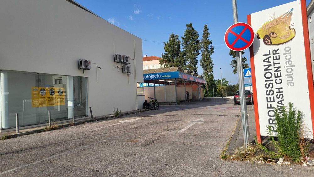 Empresa com terreno no Pinhal Novo, Palmela, Setúbal