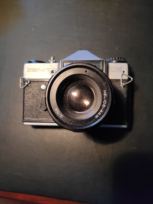 Продаю фотоаппарат Зенит ЕМ