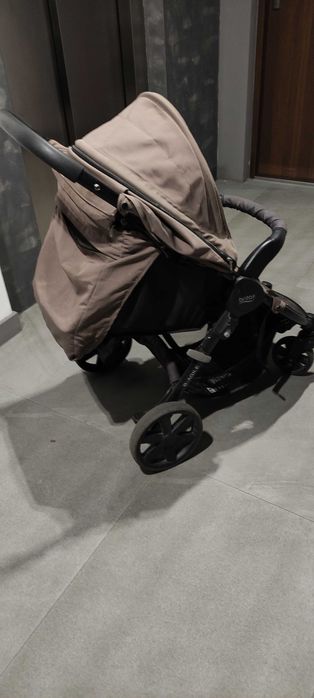 Wózek spacerowy brązowy