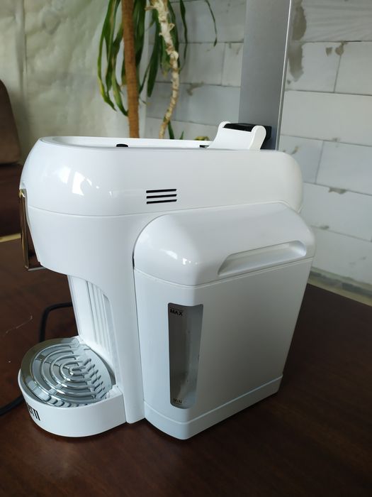 Капсульна кофе машина Bialetti.