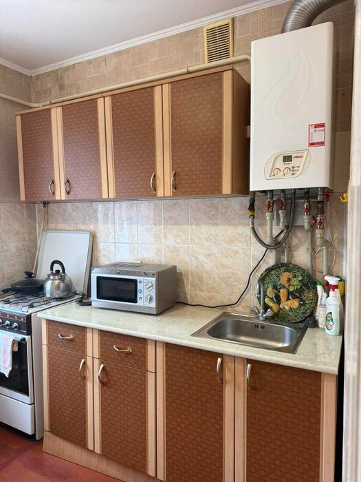 Здається 2-х кімнатна квартира, центр міста, авт. опалення