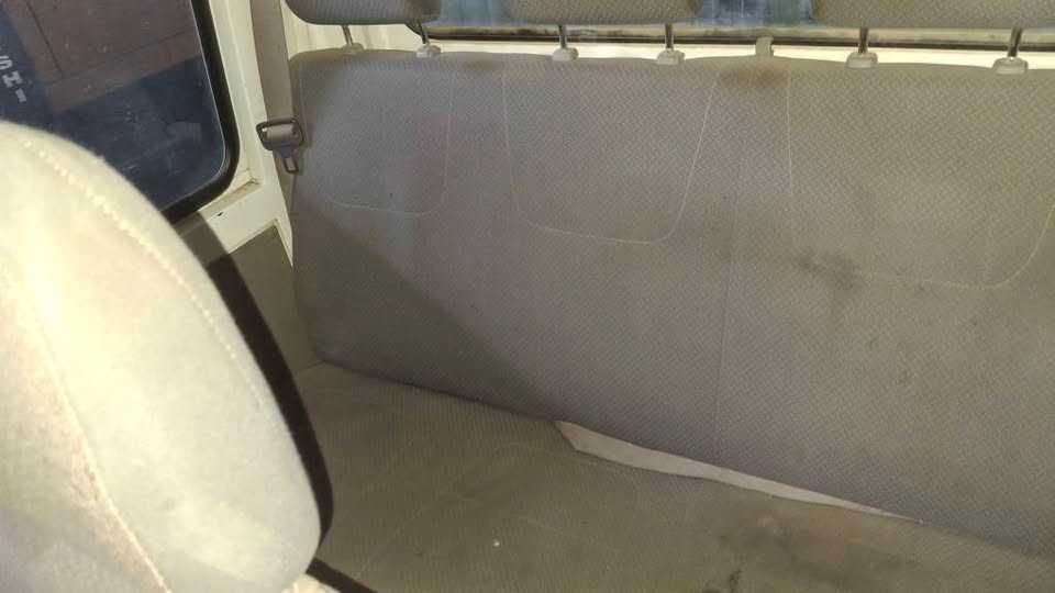 Toyota dyna 9 lugares basculante