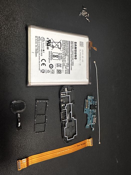 Продам запчасти на Samsung M30S