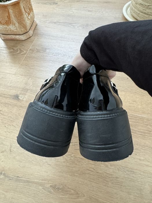 Туфлі лакові р.36-36,5