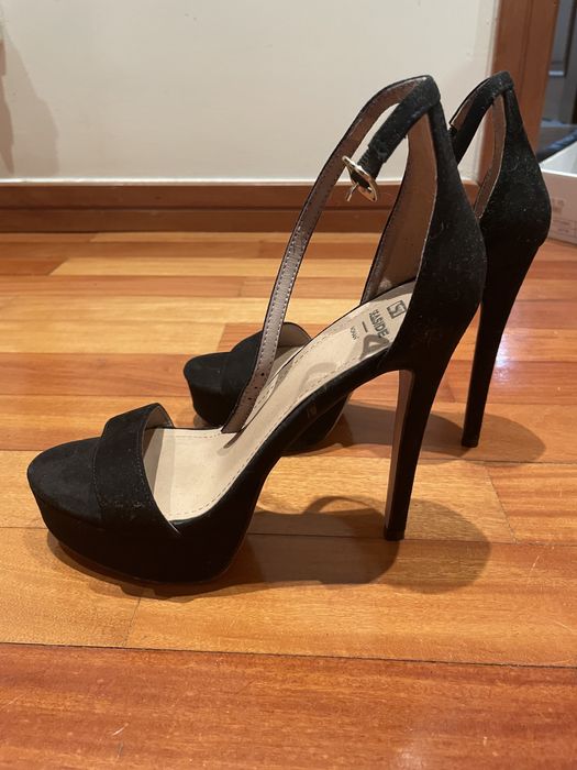 Sandálias salto alto
