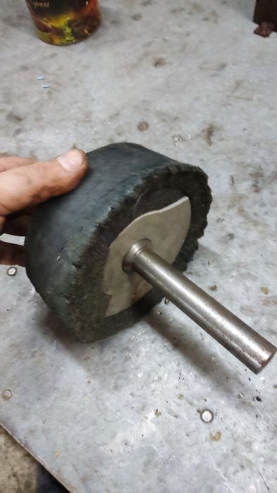 Круг войлочный с оправкой