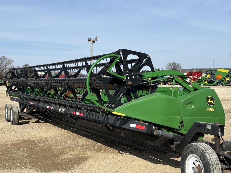 John Deere 635F Жатка
