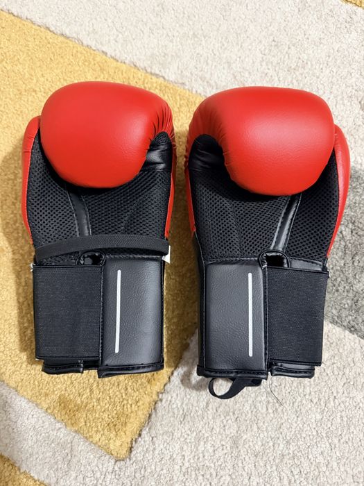 Luvas de Boxe e Patas de Urso