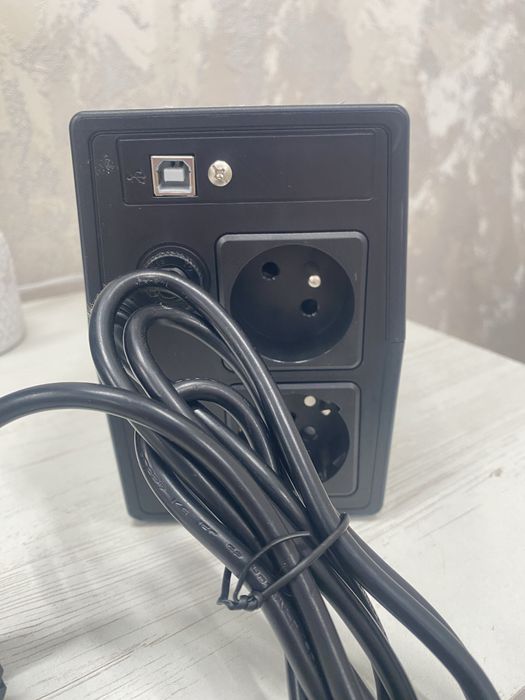 Безперебійник UPS VOLT POLSKA