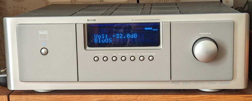 Предусилитель/процессор NAD M15 и NAD M15HD2/NAD M17HD2