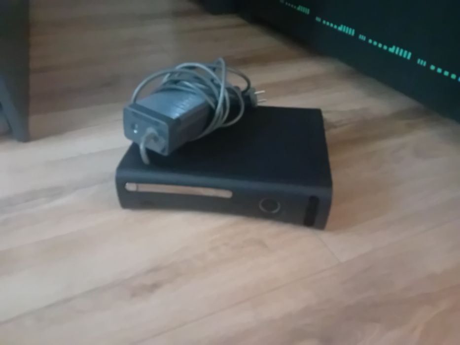 Konsola XBOX 360 Elite Tonasket - zestaw
