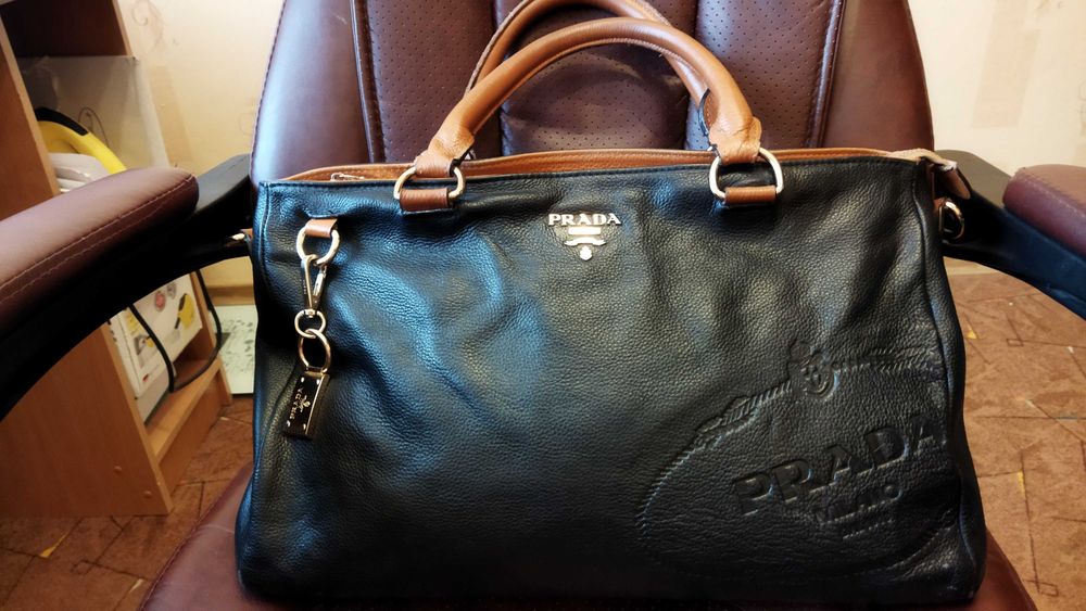 Сумка PRADA MILANO в отличном состоянии, оригинал.