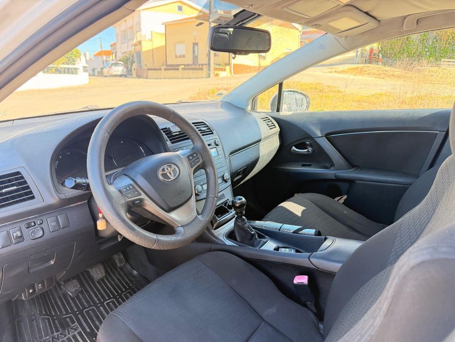Toyota Avencis 2010