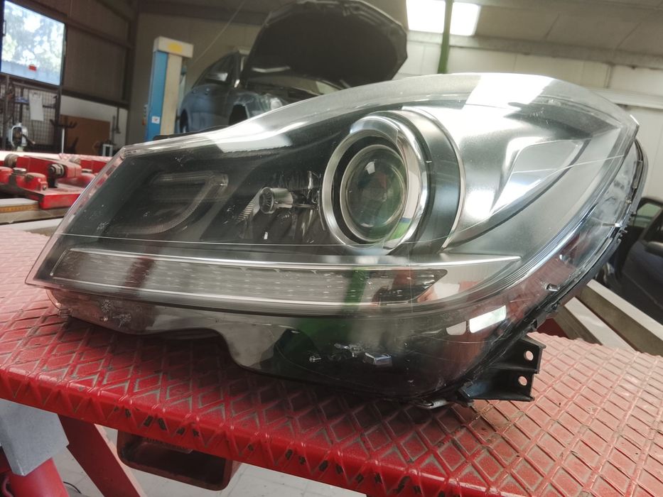 Otica Mercedes comoleta reparada, como nova