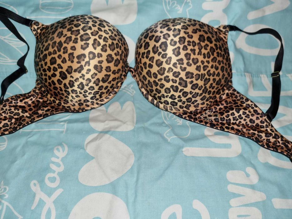 Бюстгальтер  Victoria Secret