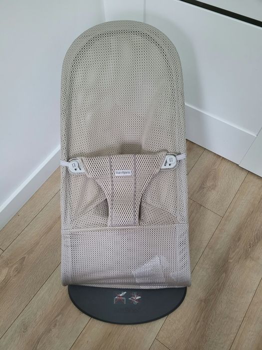 BabyBjorn szary beż grey beige mesh bujaczek lezaczek