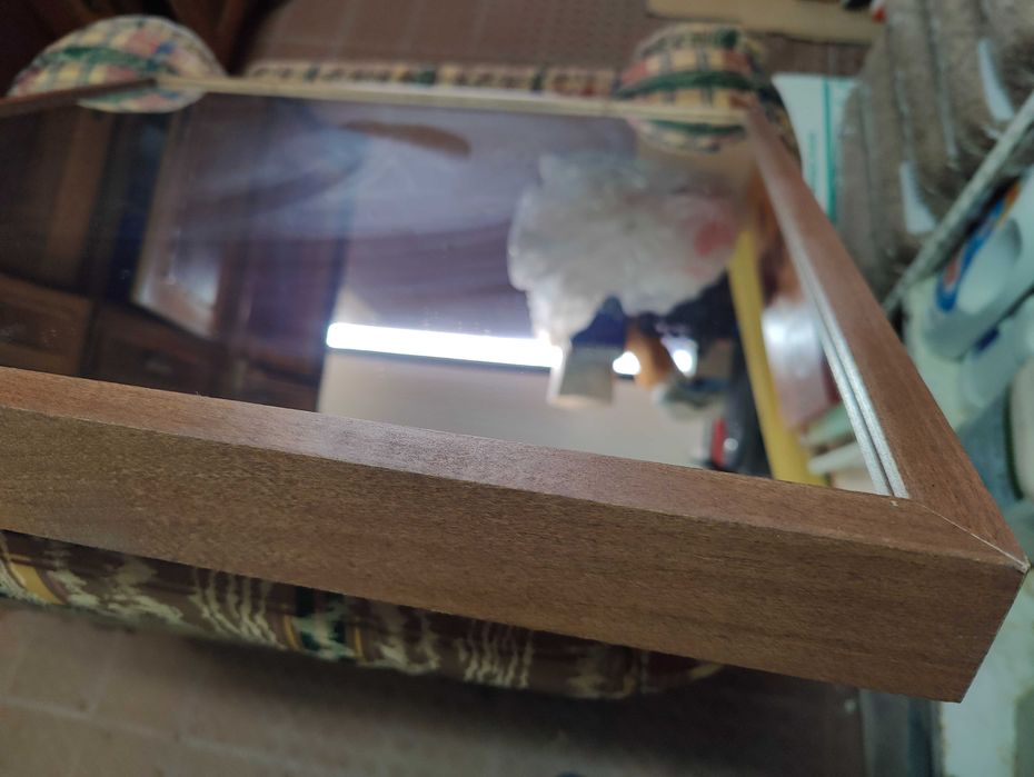 Espelho modelo IKEA em muito bom estado de conservação