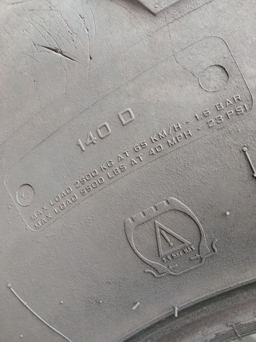 Para opon 540/65R24 140D Trelleborg TM 800